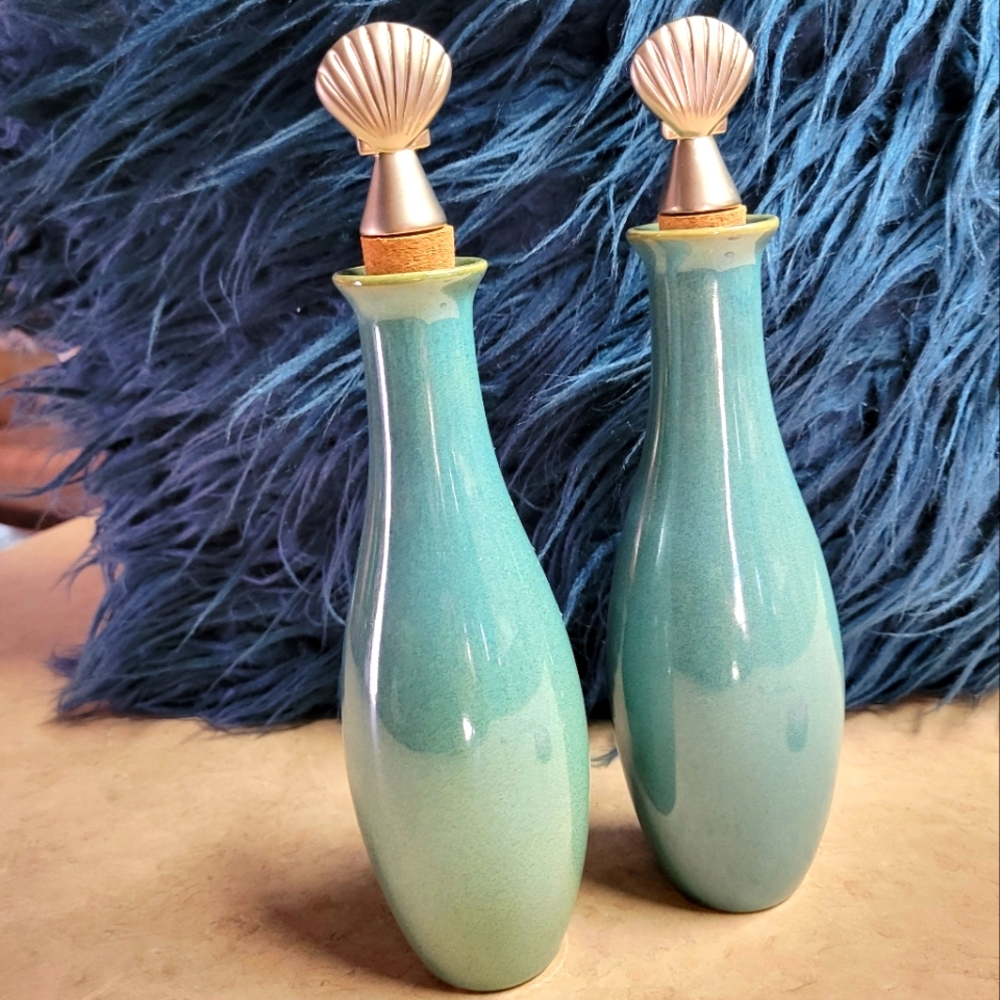 Rare Vintage Pfaltzgraff lot of 2 blue stoneware bottle metal shell corks